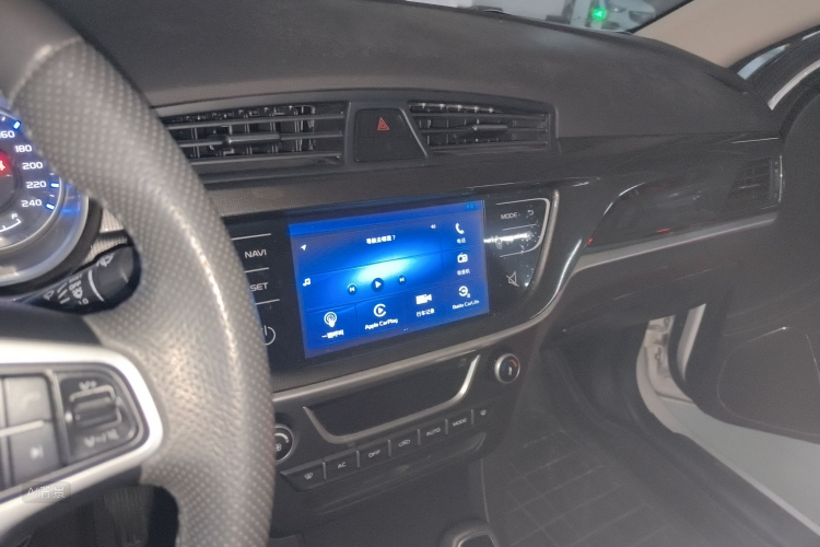 GEELY Emgrand 2016 car image #15