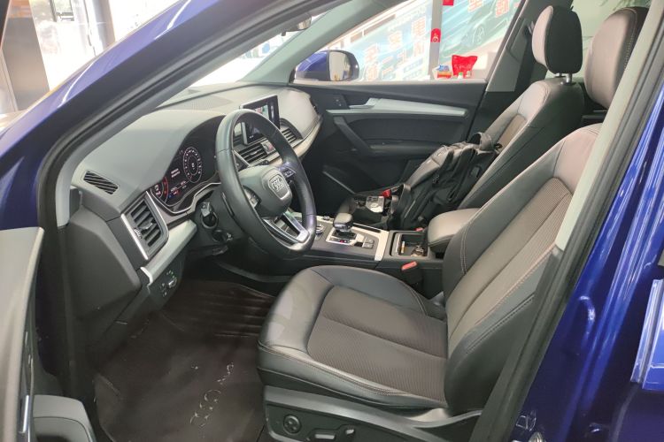 Audi Q5L 2019 صورة سيارة #15