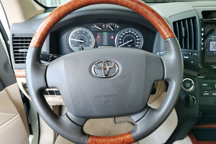 Toyota 2017 #15 Toyota 2017 car image #15