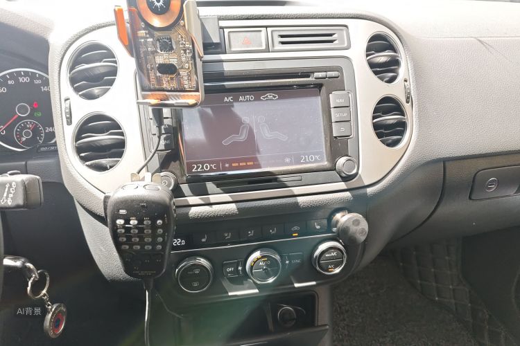 Volkswagen Tiguan 2014 car image #15