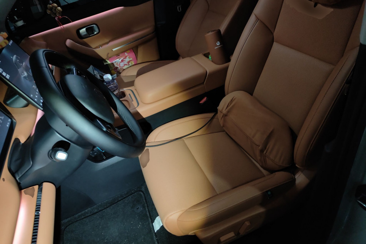 零跑汽车 零跑C10 2025 汽车图片 #15