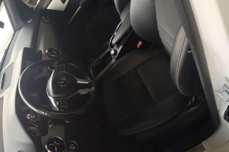 Mercedes-Benz GLK Class 2015 car image #15