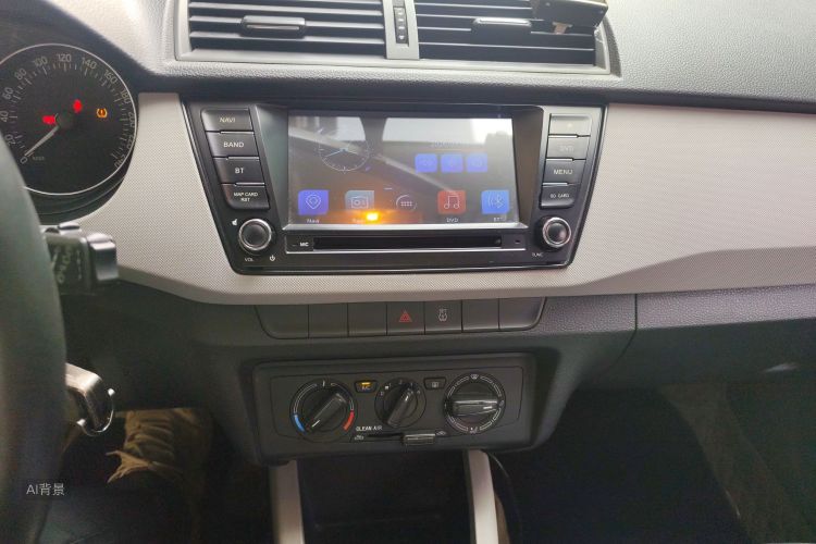 Skoda Fabia 2016 immagine di auto #15