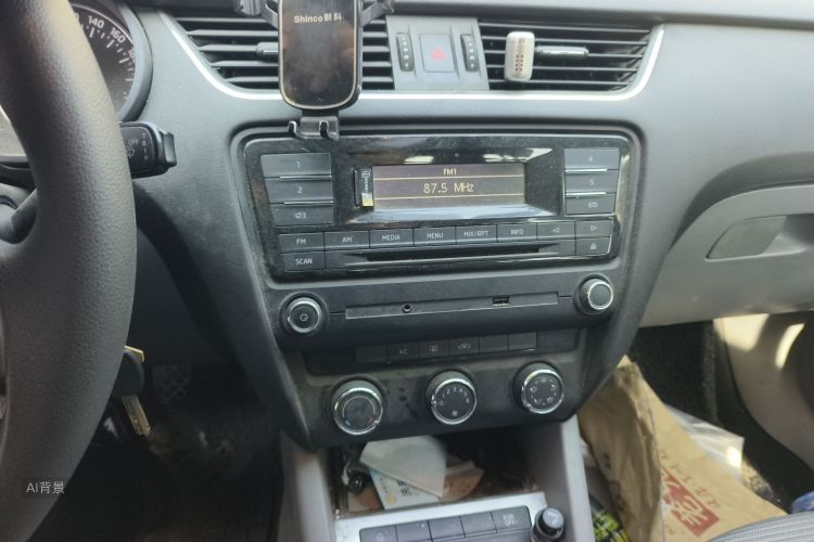 Skoda Octavia 2015 car image #15