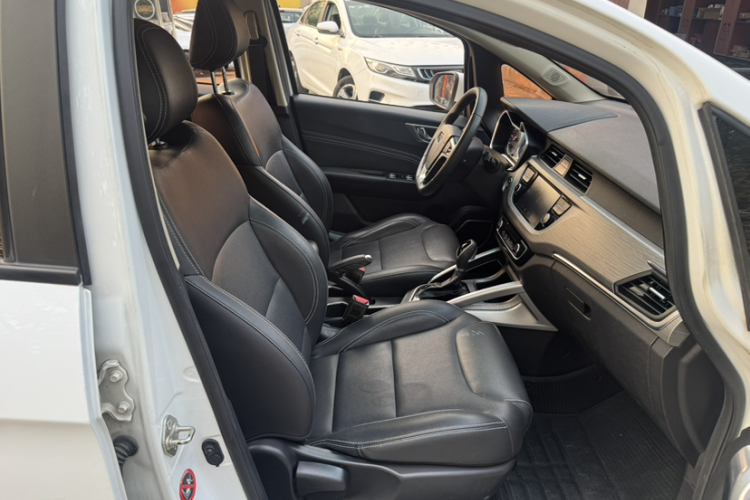 Vision X3 2018 car image #15