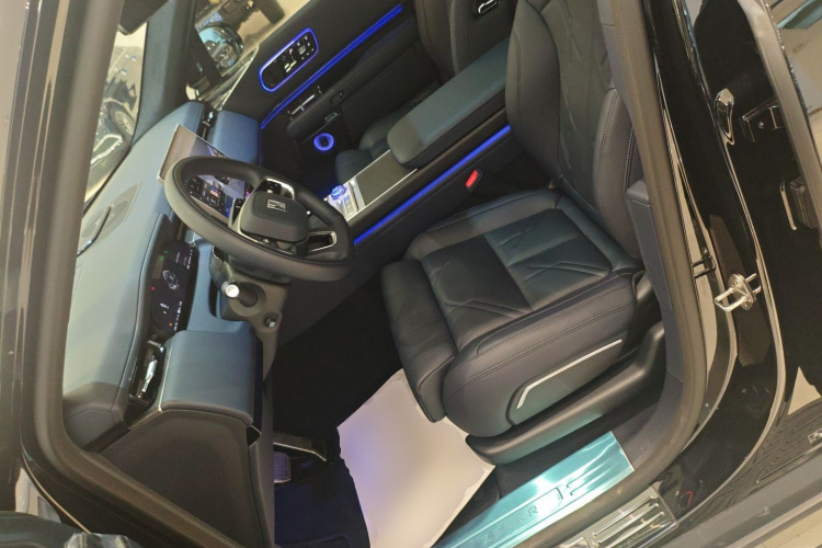 极氪 极氪9X 2025 汽车图片 #15