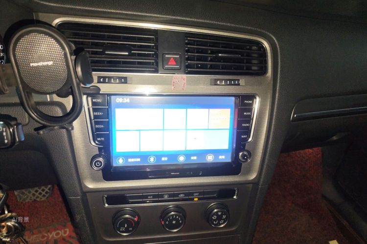 Volkswagen Golf 2015 car image #15