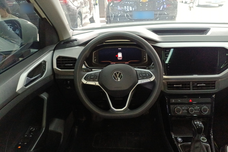 Volkswagen Tacqua 2023 car image #15
