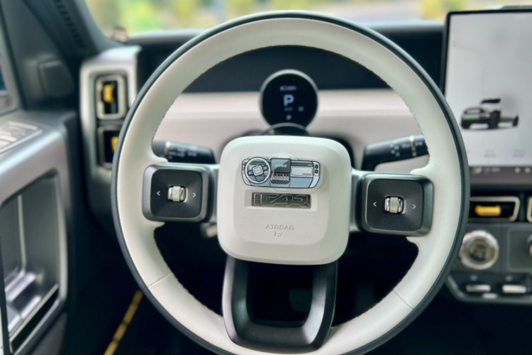 2025 car image #15