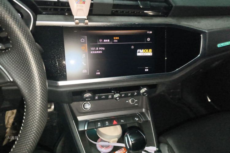 Audi Q3 2021 car image #15
