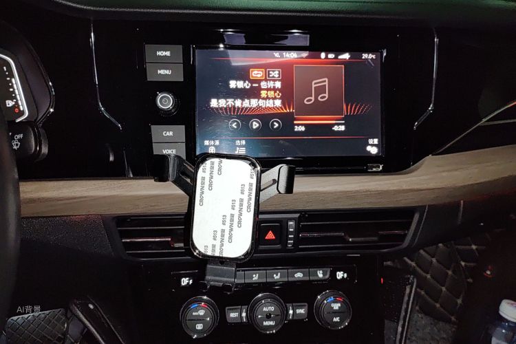 Volkswagen Passat 2019 car image #15