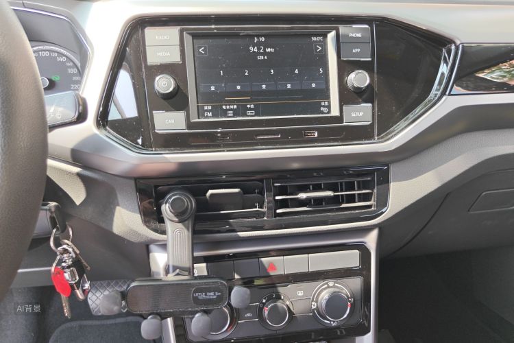 Volkswagen T-Cross 2020 car image #15