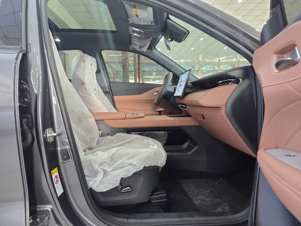 Changan UNI-Z PHEV 2025 car image #15