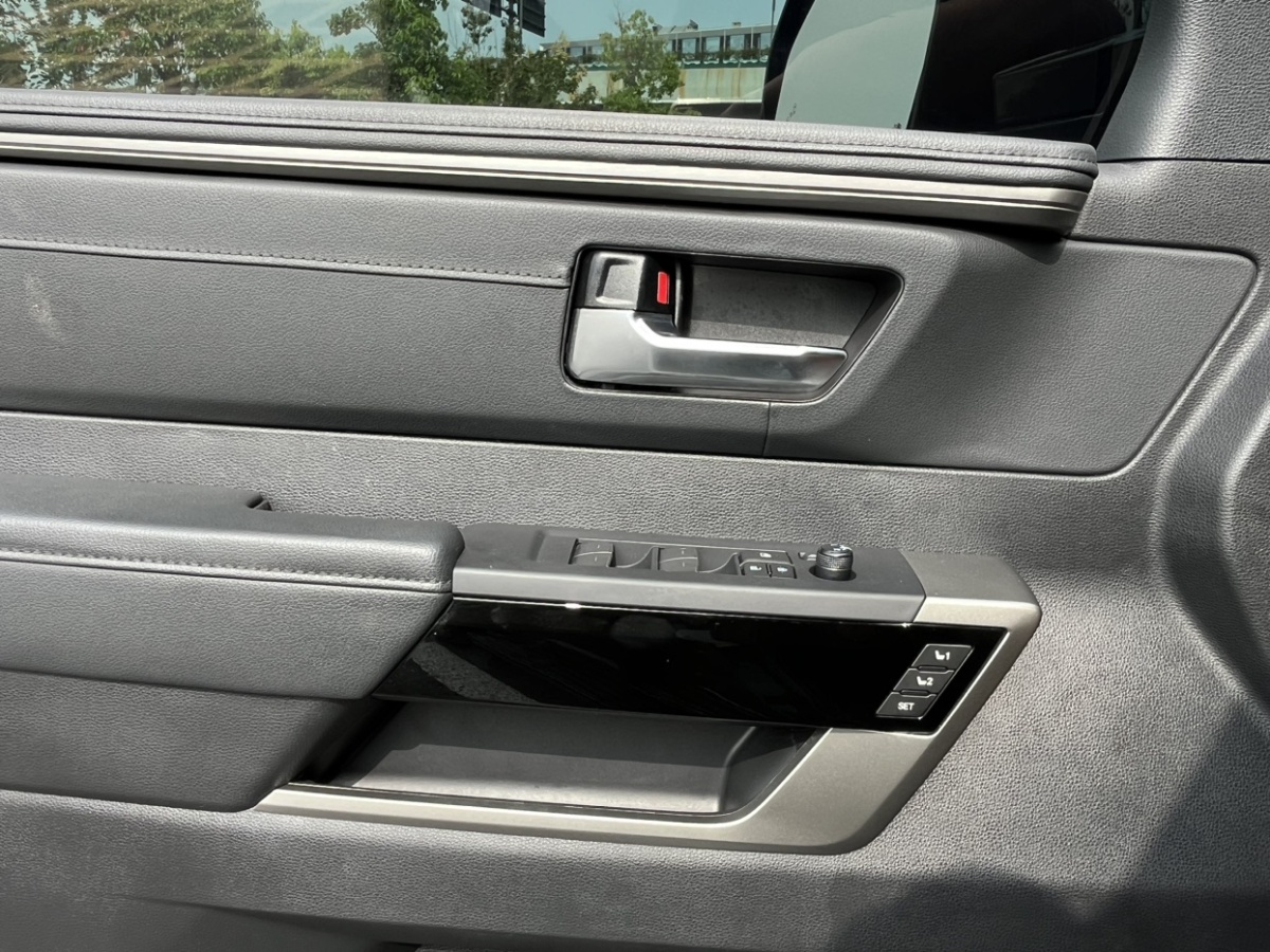 Toyota Sequoia 2023 #15 Toyota Sequoia 2023 imagen de coche #15