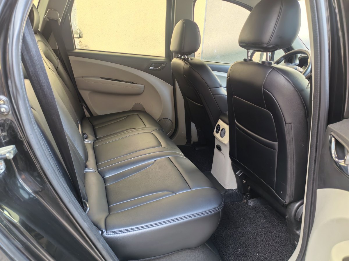 Forthing JOYEAR XV 2016 #15 Forthing JOYEAR XV 2016 car image #15