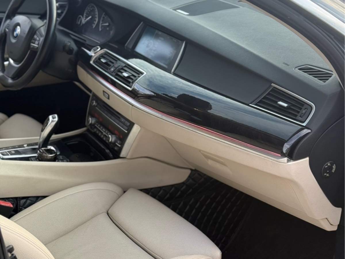 BMW 5 Series GT 2014 immagine di auto #15