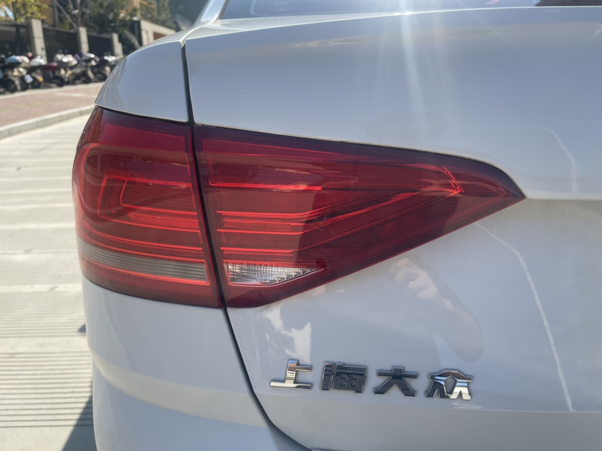 Volkswagen ID.UNYX 06 2016 صورة سيارة #15