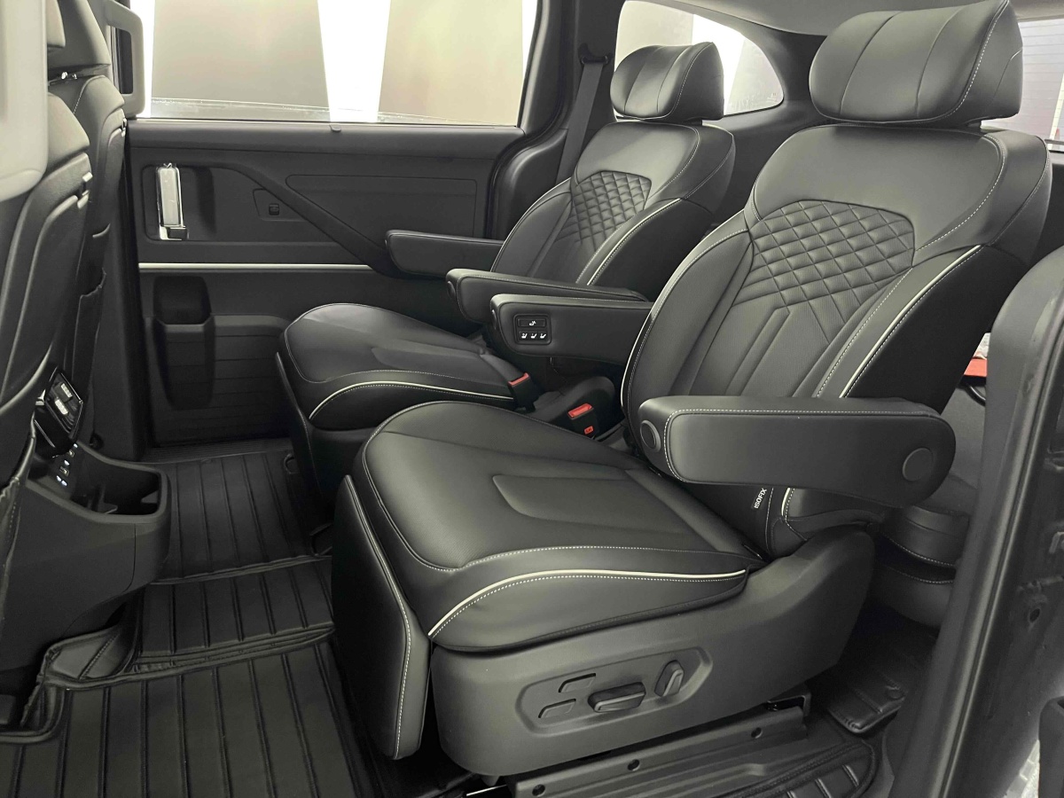 Hyundai Custo 2025 car image #15