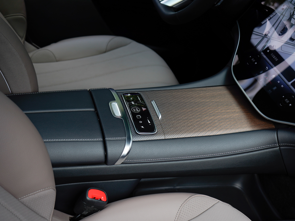 Mercedes-Benz EQE SUV 2025 #15 Mercedes-Benz EQE SUV 2025 car image #15