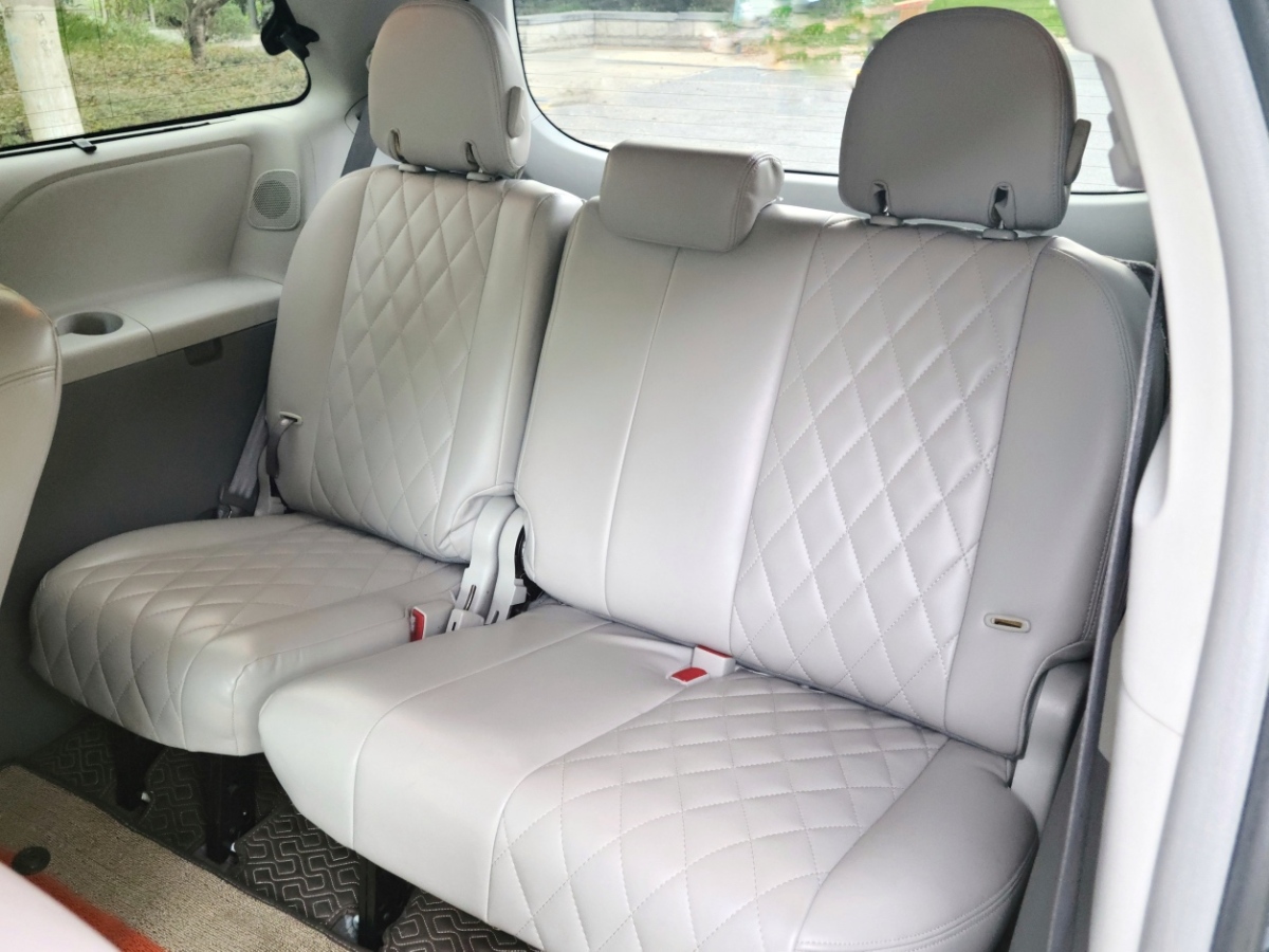 Toyota SIENNA 2010 #15 Toyota SIENNA 2010 imagen de coche #15