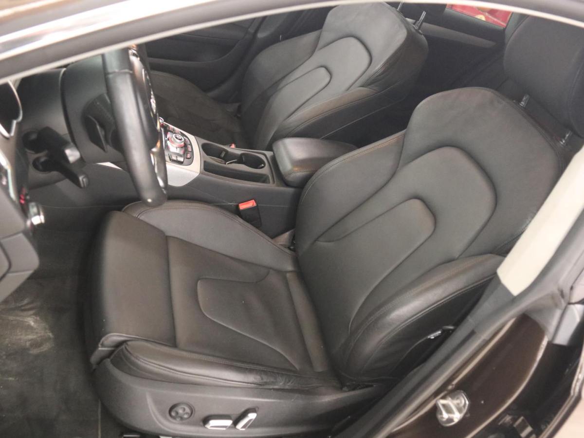 Audi Q6L Sportback e-tron 2012 immagine di auto #15