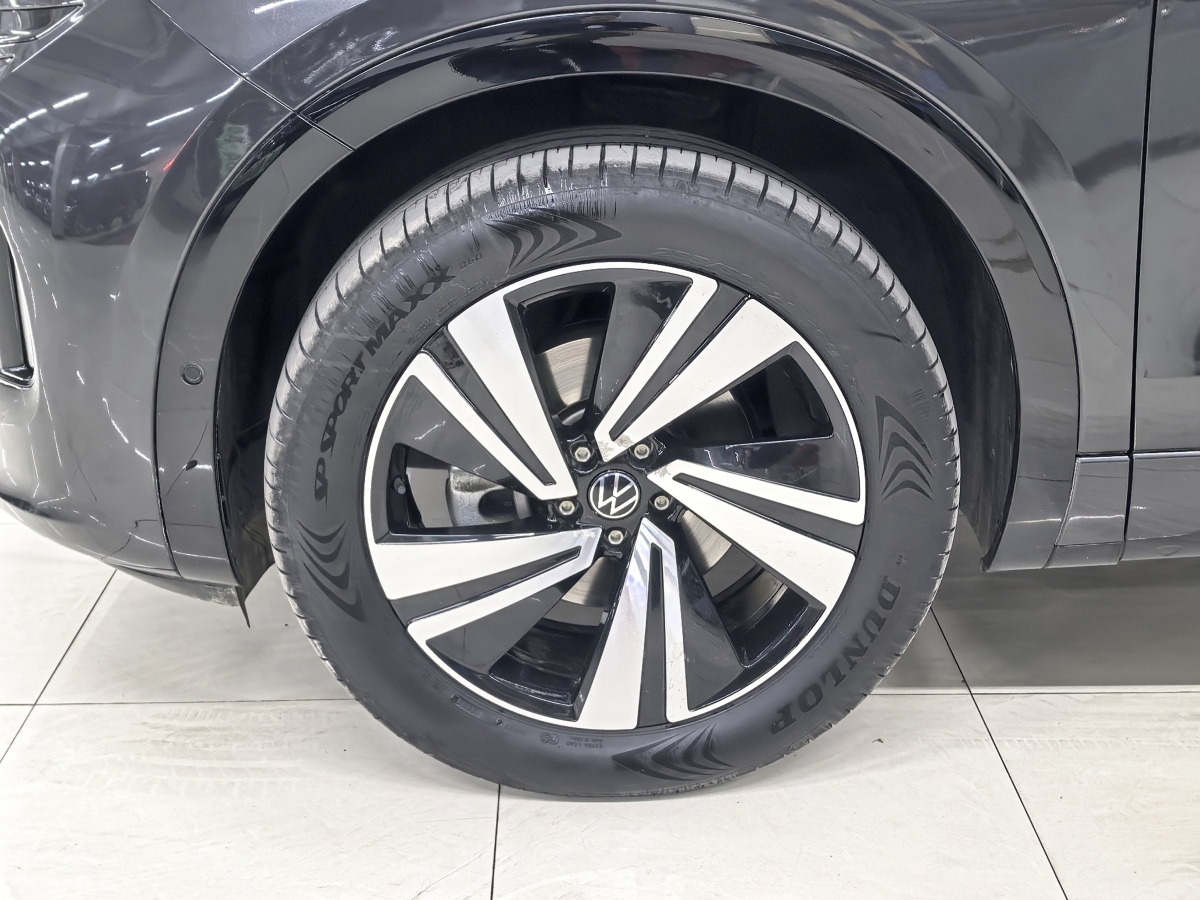 Volkswagen Tavendor 2023 car image #15