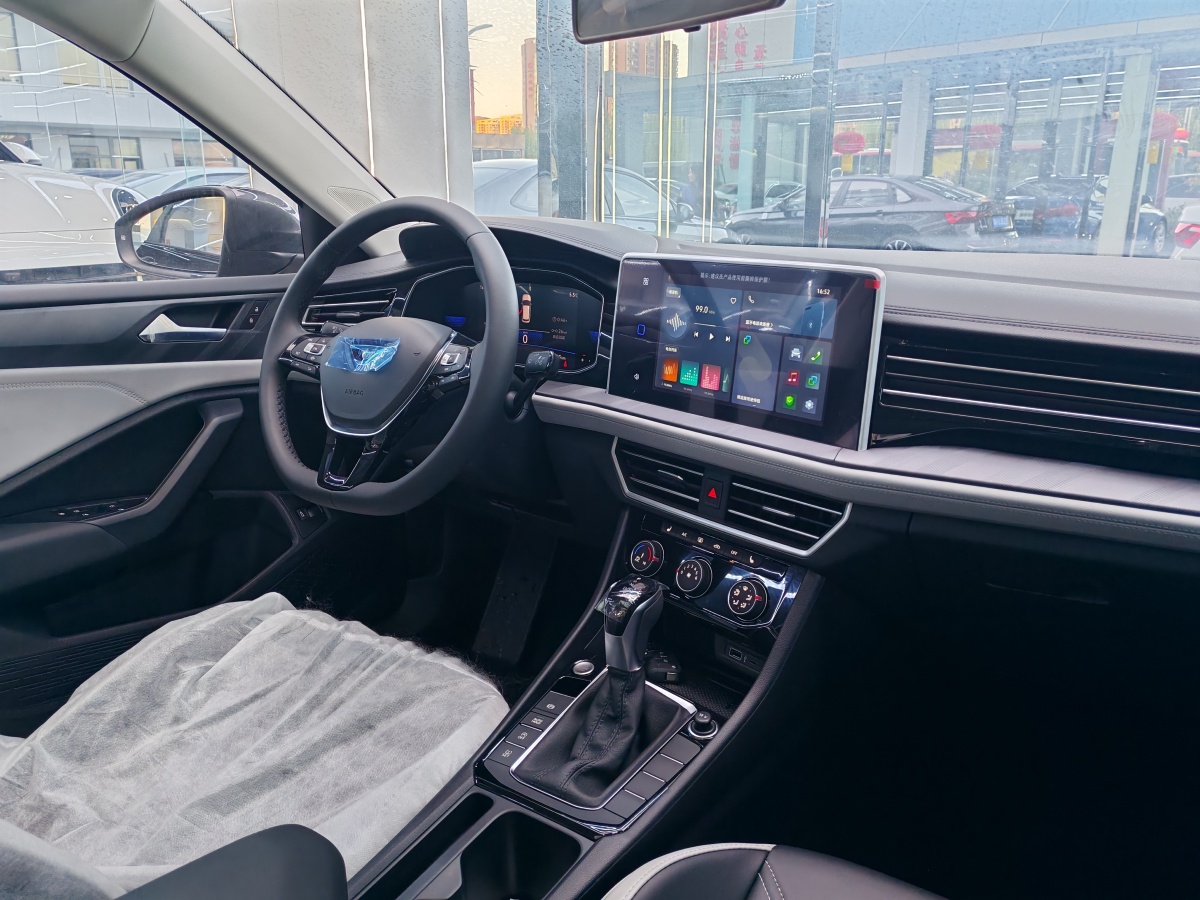 Jetta VA7 2025 car image #15