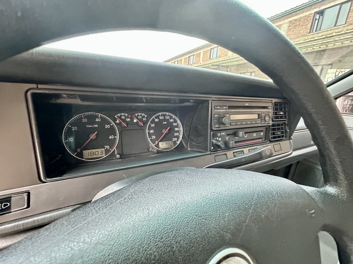 Volkswagen Santana Classic 2012 immagine di auto #15