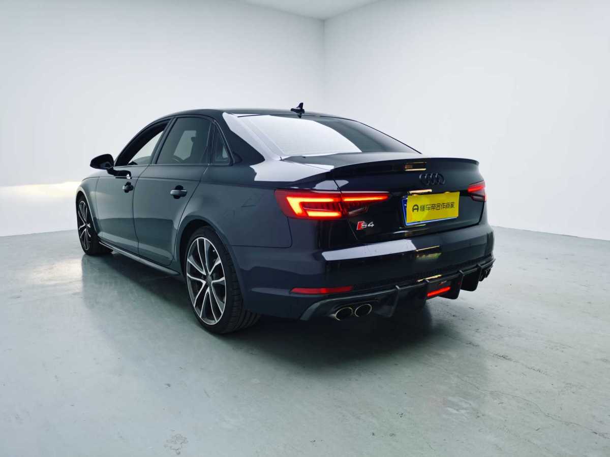 Audi S4 2019 car image #15