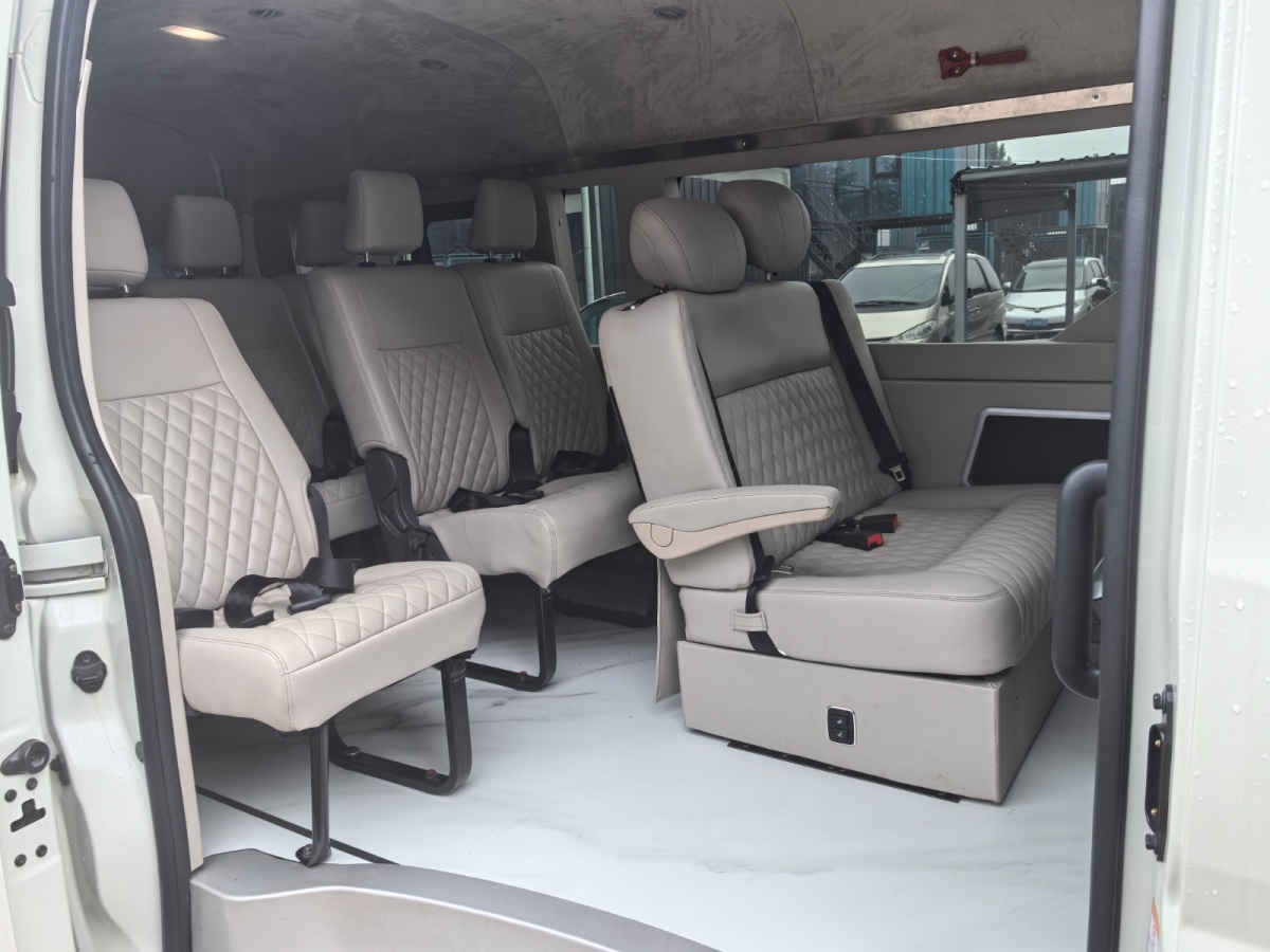 Toyota Hiace 2022 immagine di auto #15