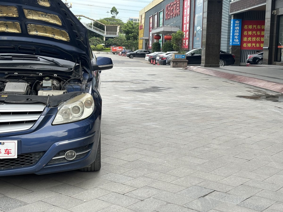 Mercedes-Benz B Class 2010 car image #15