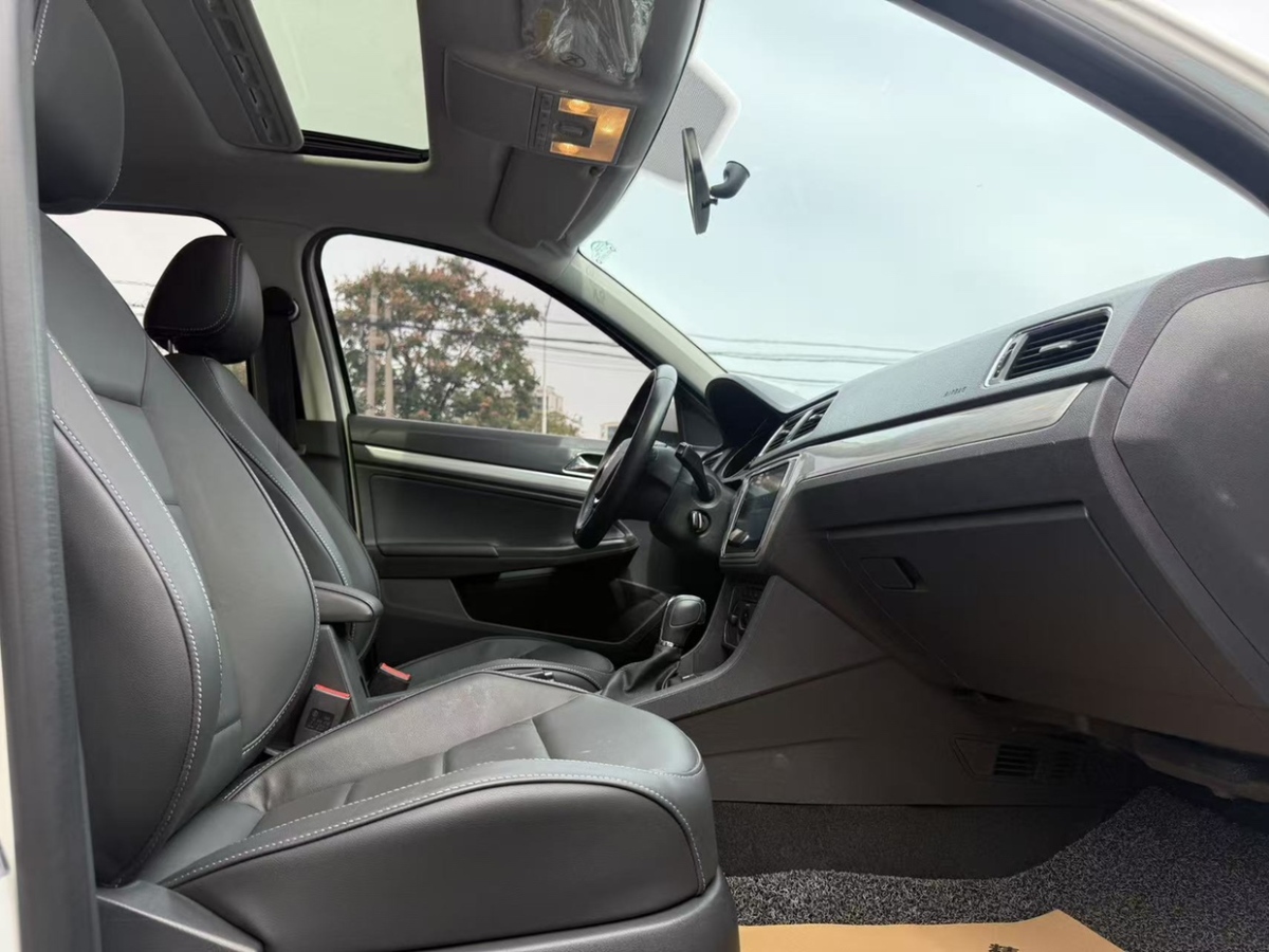 Volkswagen Gran Lavida 2016 immagine di auto #15