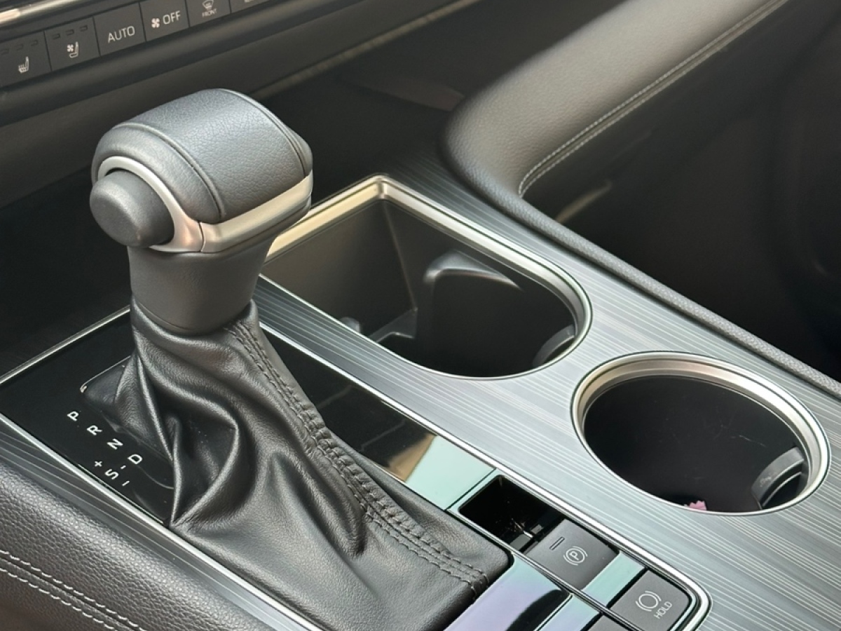 Toyota Sienna 2023 image de voiture #15