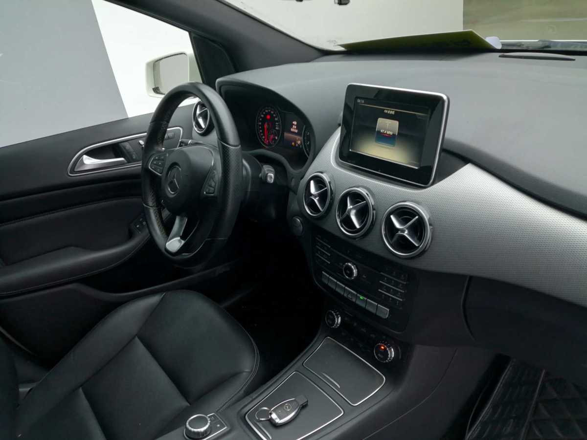 Mercedes-Benz B Class 2015 car image #15
