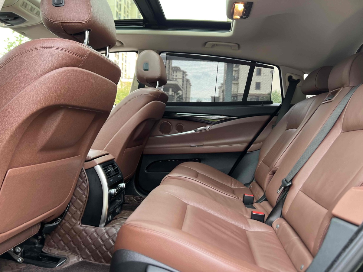 BMW 5 Series GT 2015 immagine di auto #15