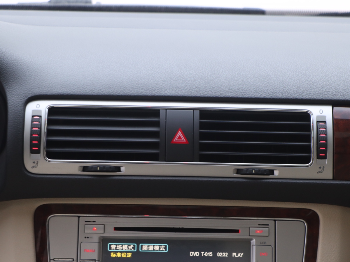 Volkswagen Passat Lingyu 2010 car image #15