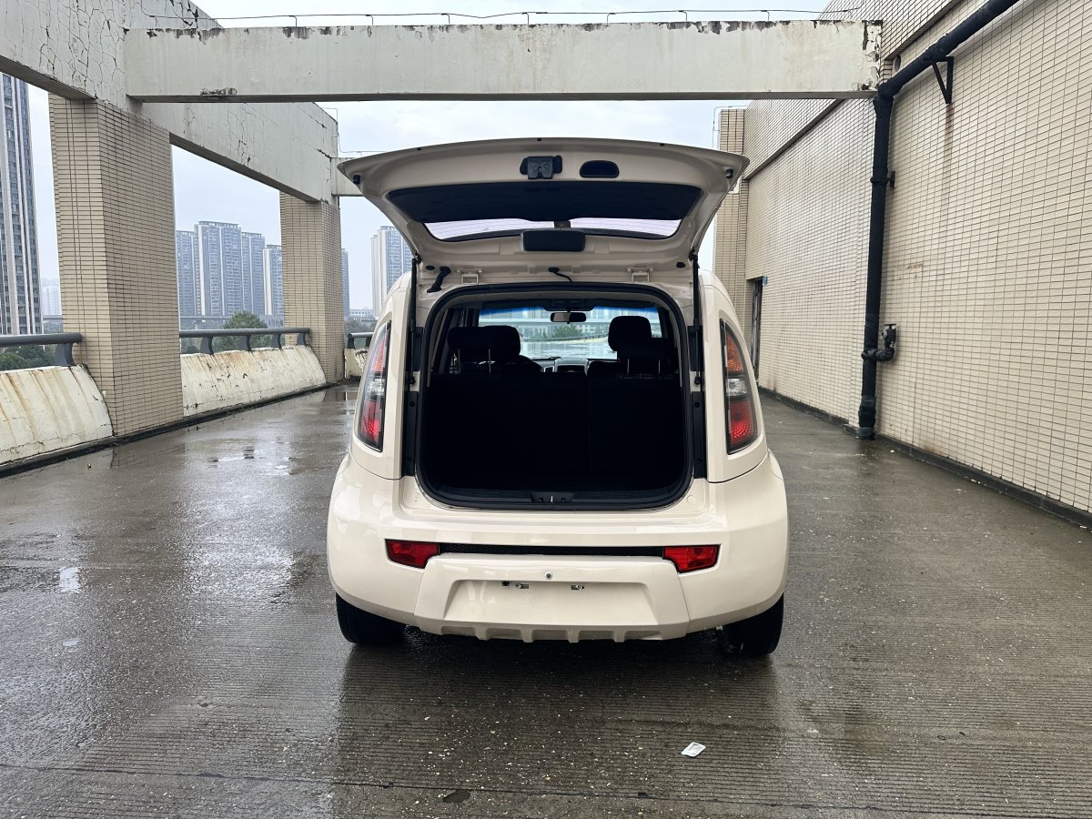 起亚 秀尔 2011 汽车图片 #15