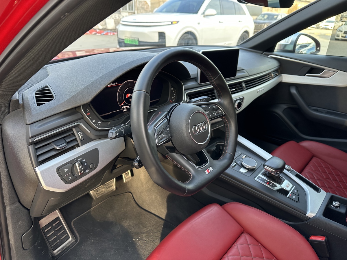 Audi S4 2018 car image #15