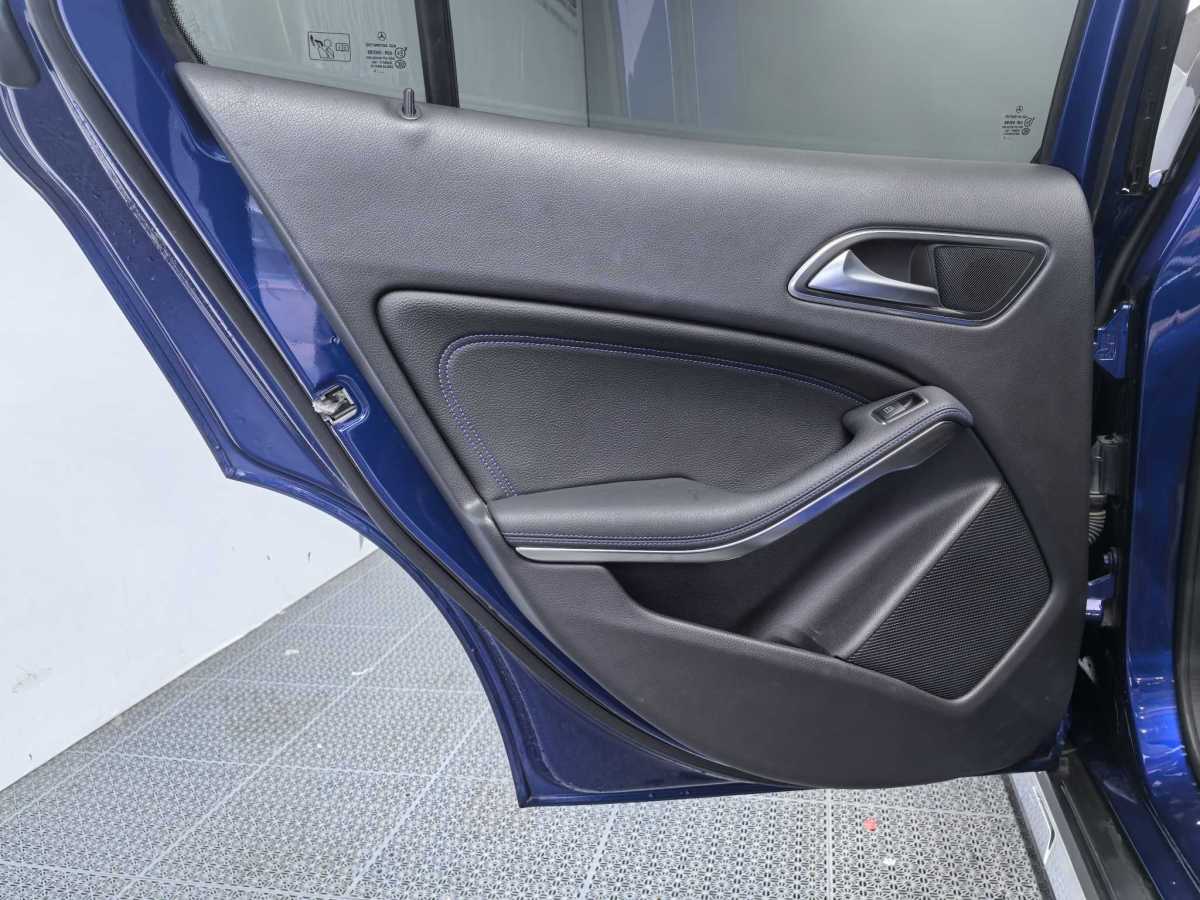 Mercedes-Benz GLA Class (Imported) 2019 immagine di auto #15