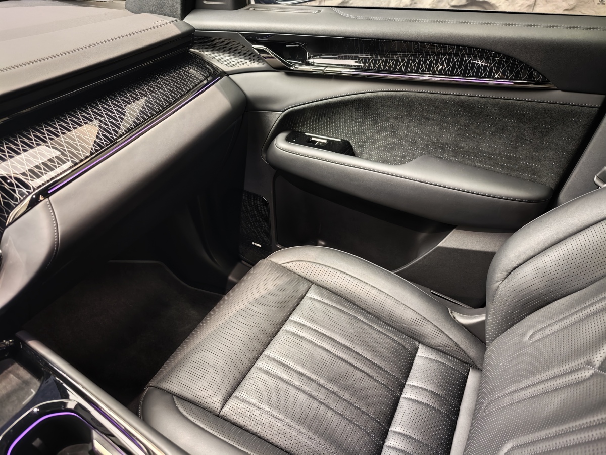 Hyundai Coupe 2023 صورة سيارة #15