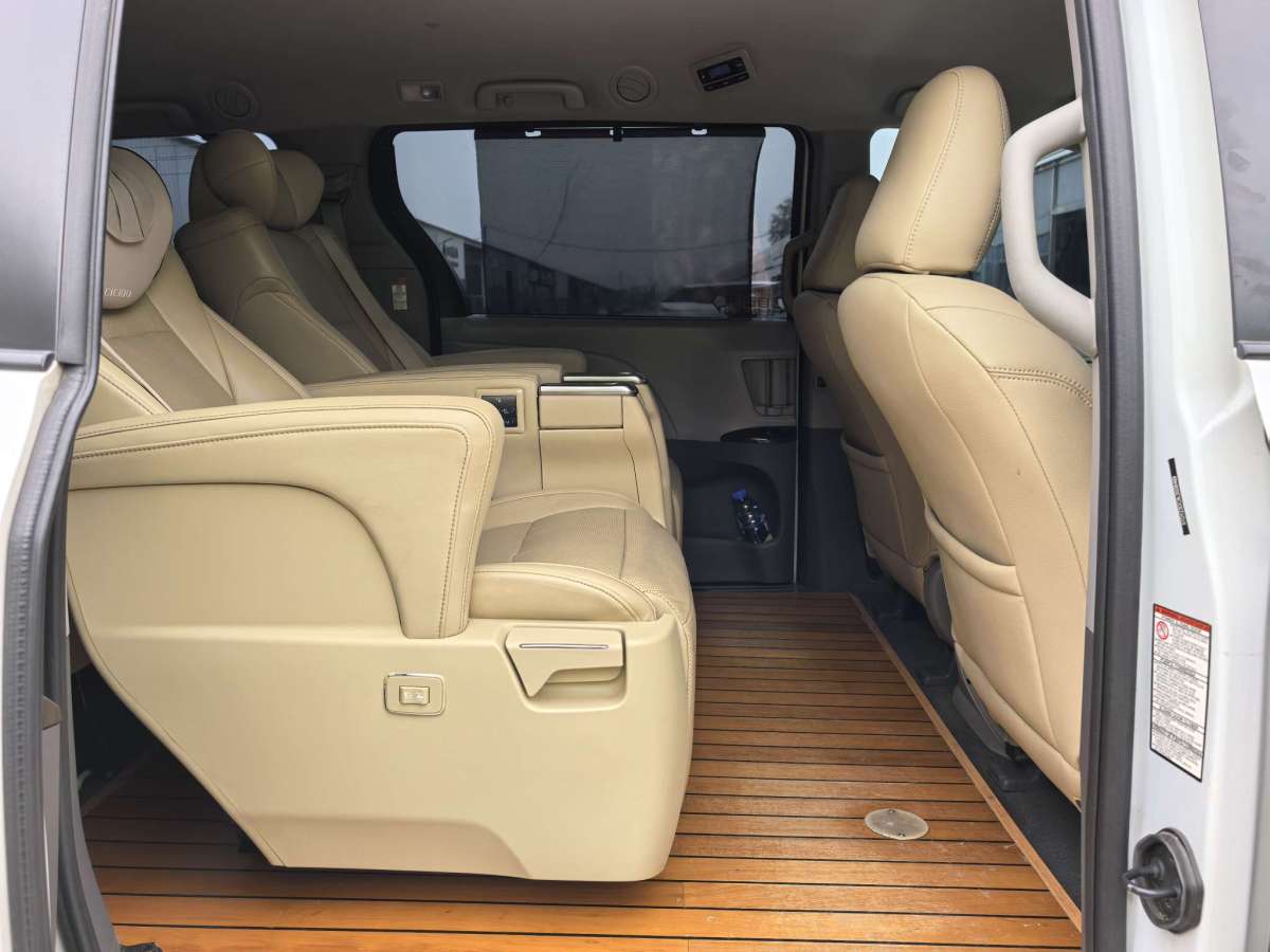 Toyota SIENNA 2019 صورة سيارة #15