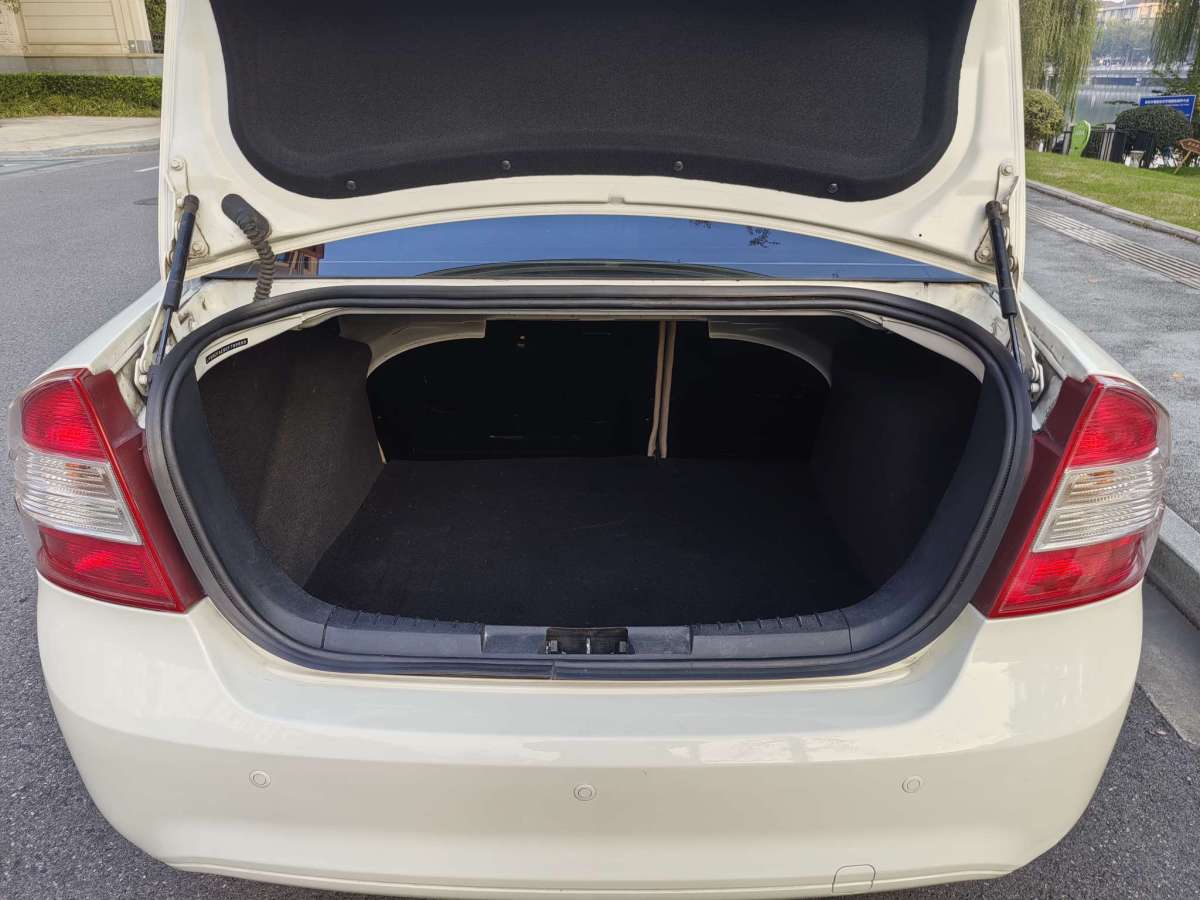 Ford Focus (Imported) 2014 car image #15