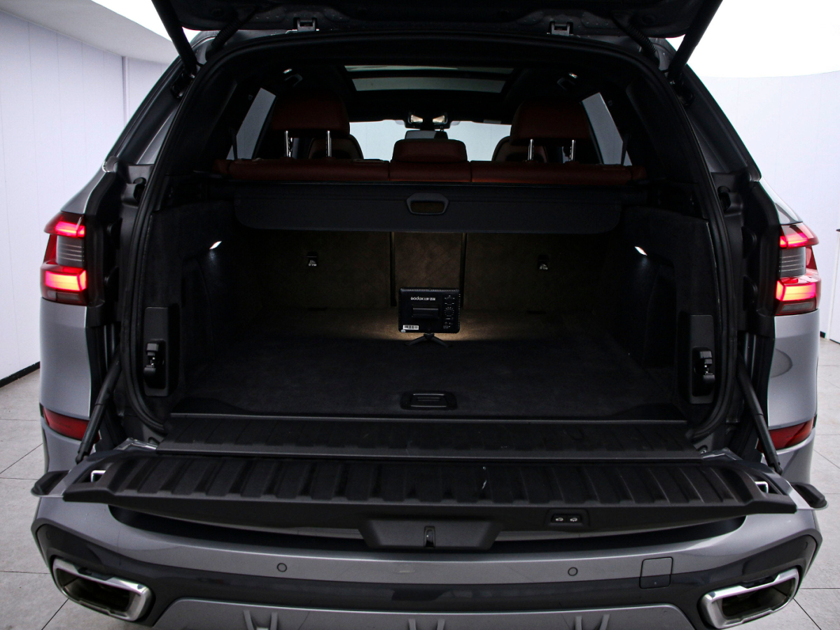 BMW X5 2023 car image #15