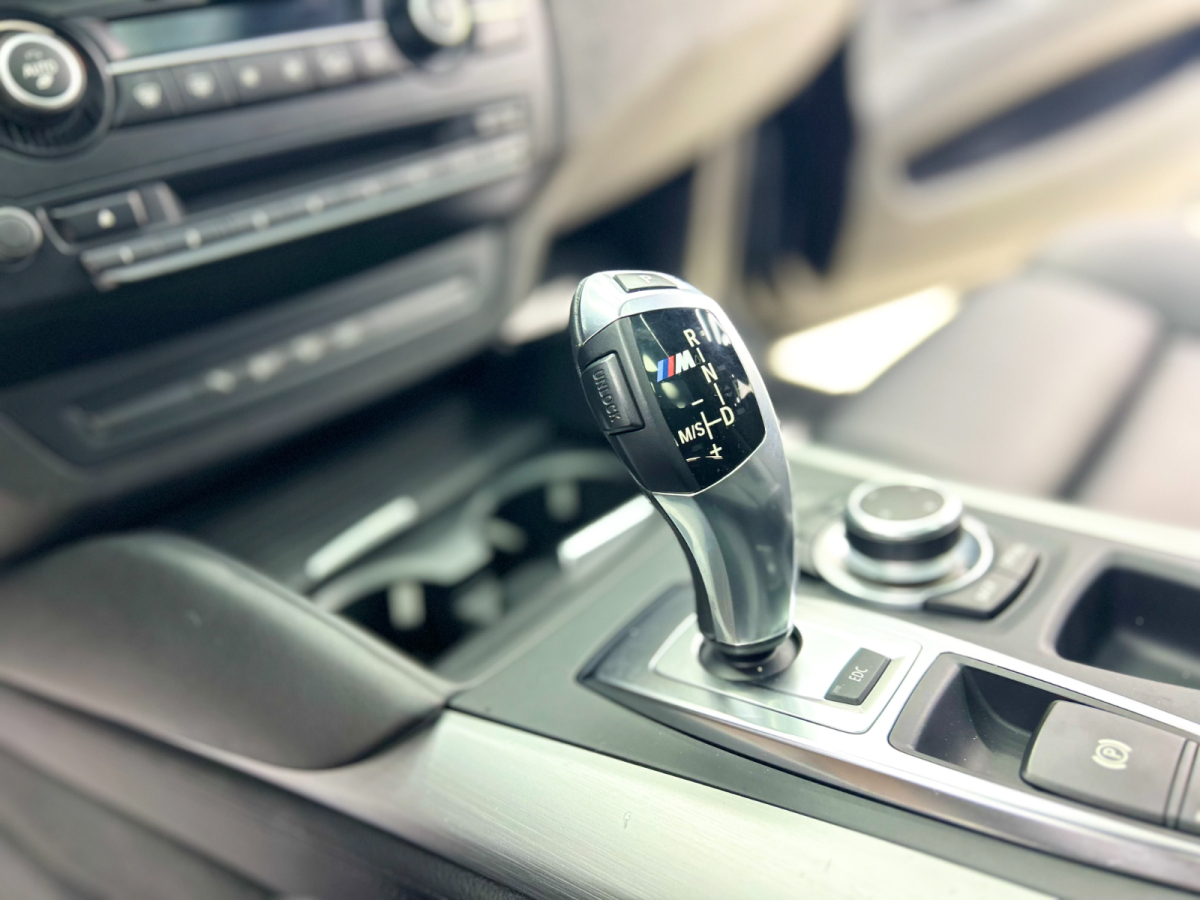 BMW X5 M 2010 car image #15