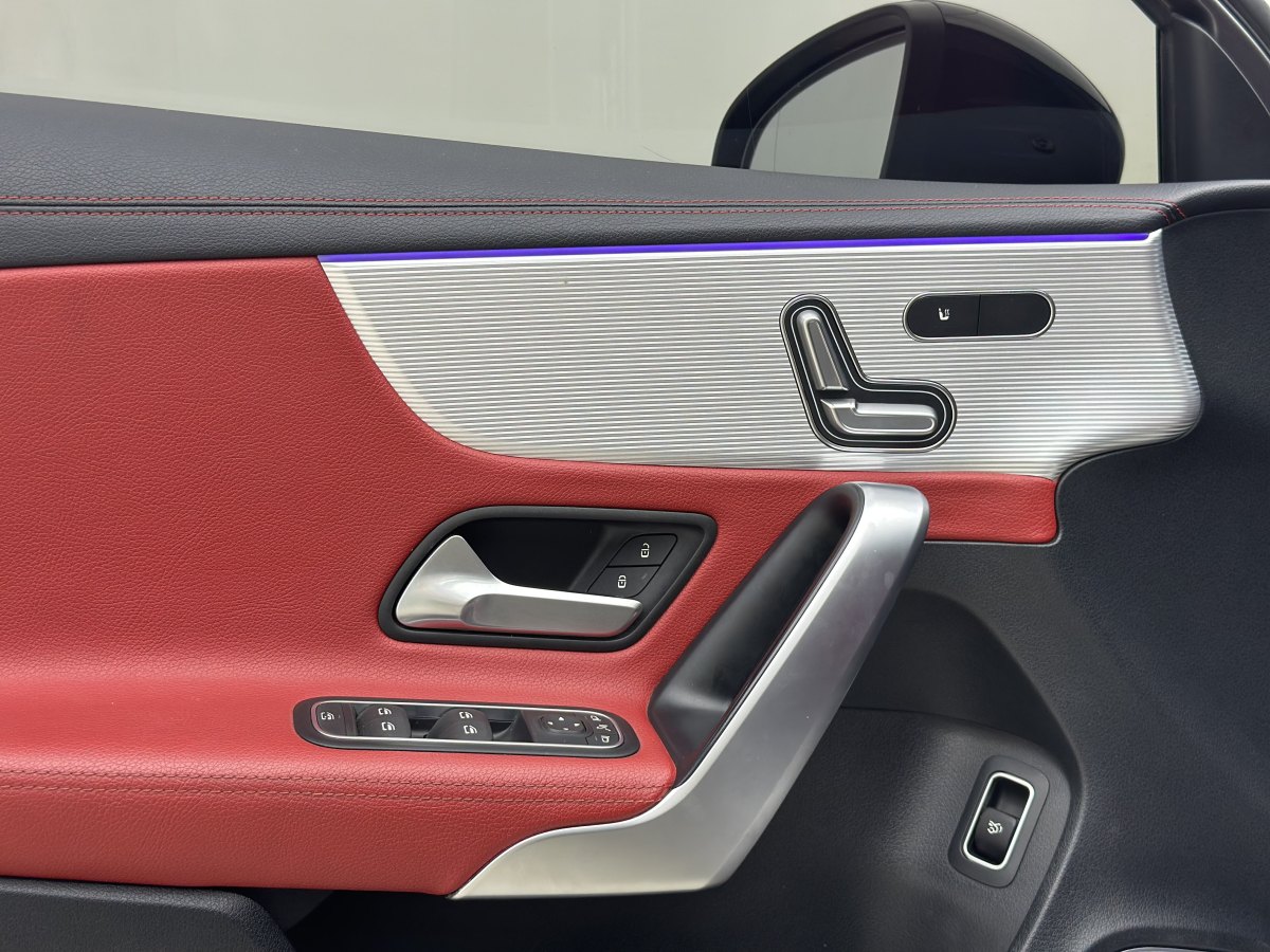 Mercedes-Benz A AMG 2021 image de voiture #15