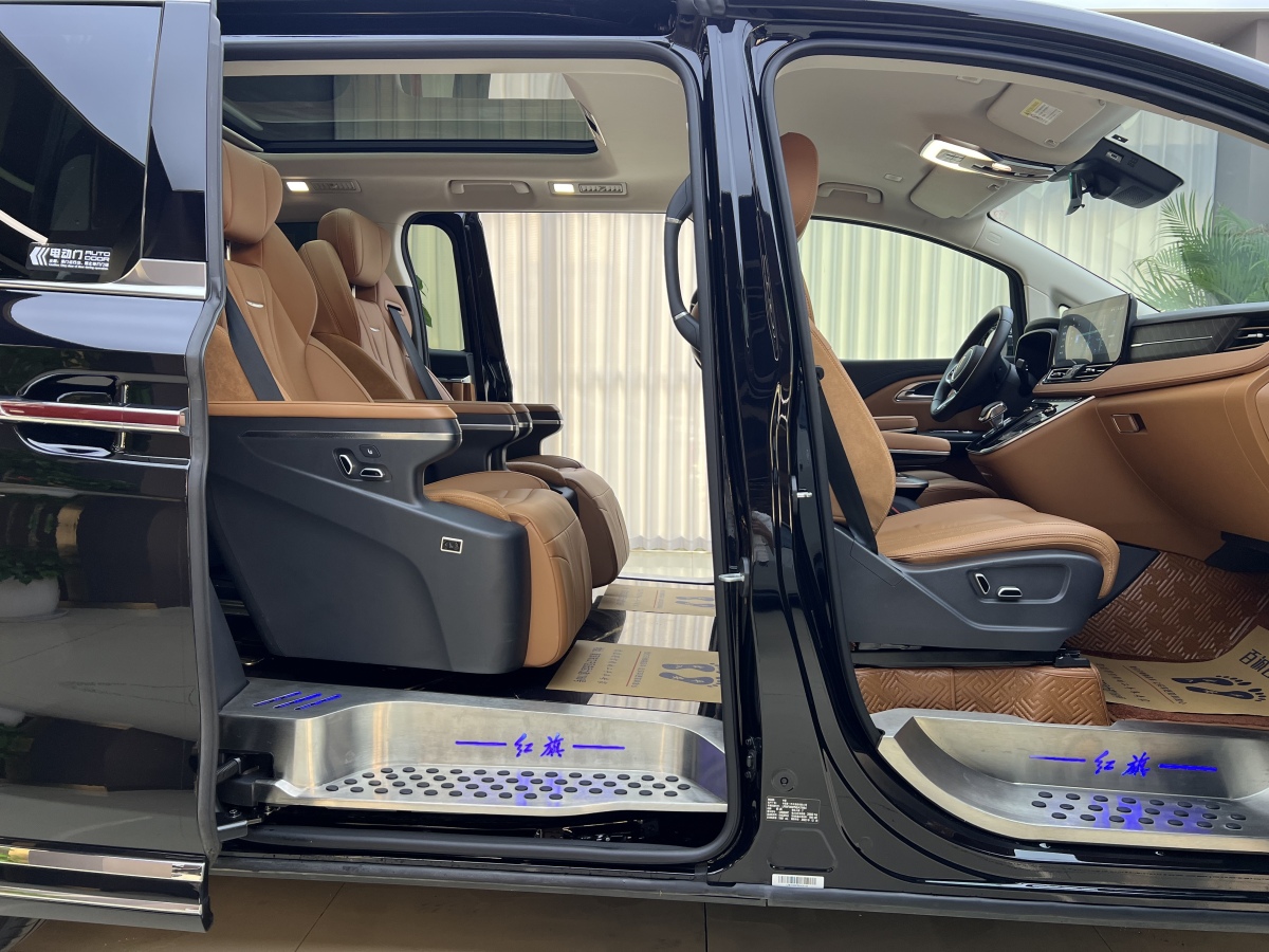 HongQi HQ9 2023 #15 HongQi HQ9 2023 car image #15