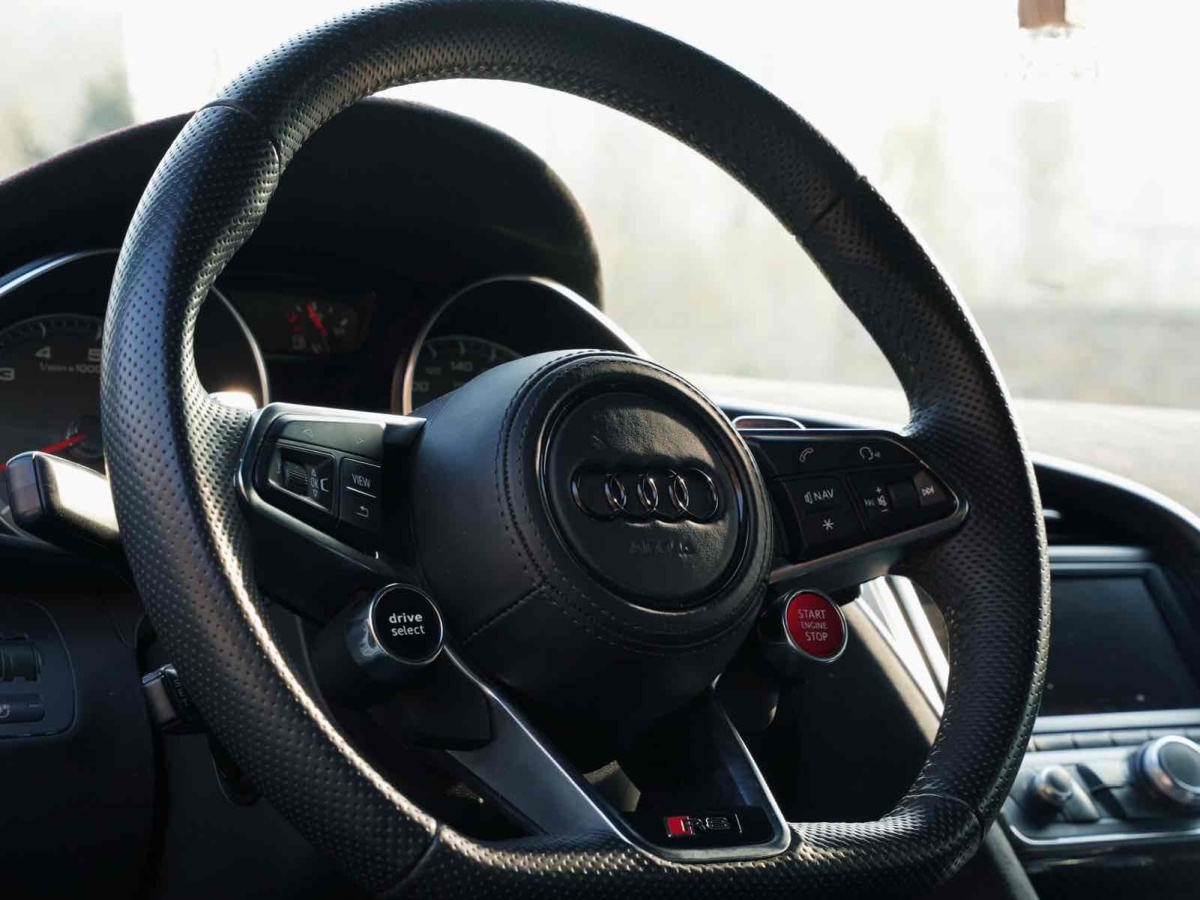 Audi R8 2008 изображение автомобиля #15