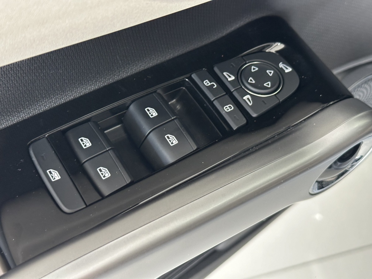 BYD Yuan 2024 immagine di auto #15