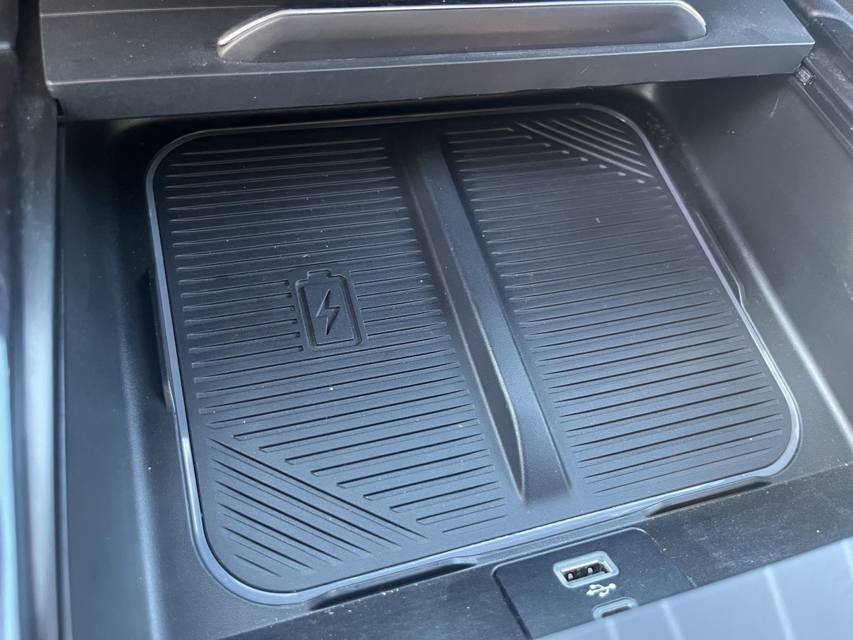 Ford Explorer 2025 immagine di auto #15