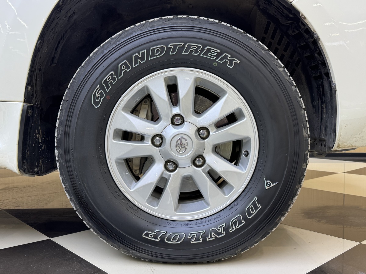 丰田 兰德酷路泽 2014 汽车图片 #15